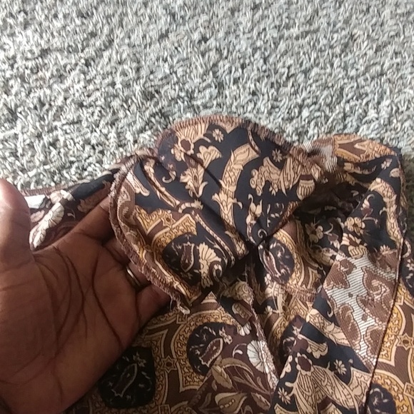 Beautiful button down blouse - Picture 7 of 7